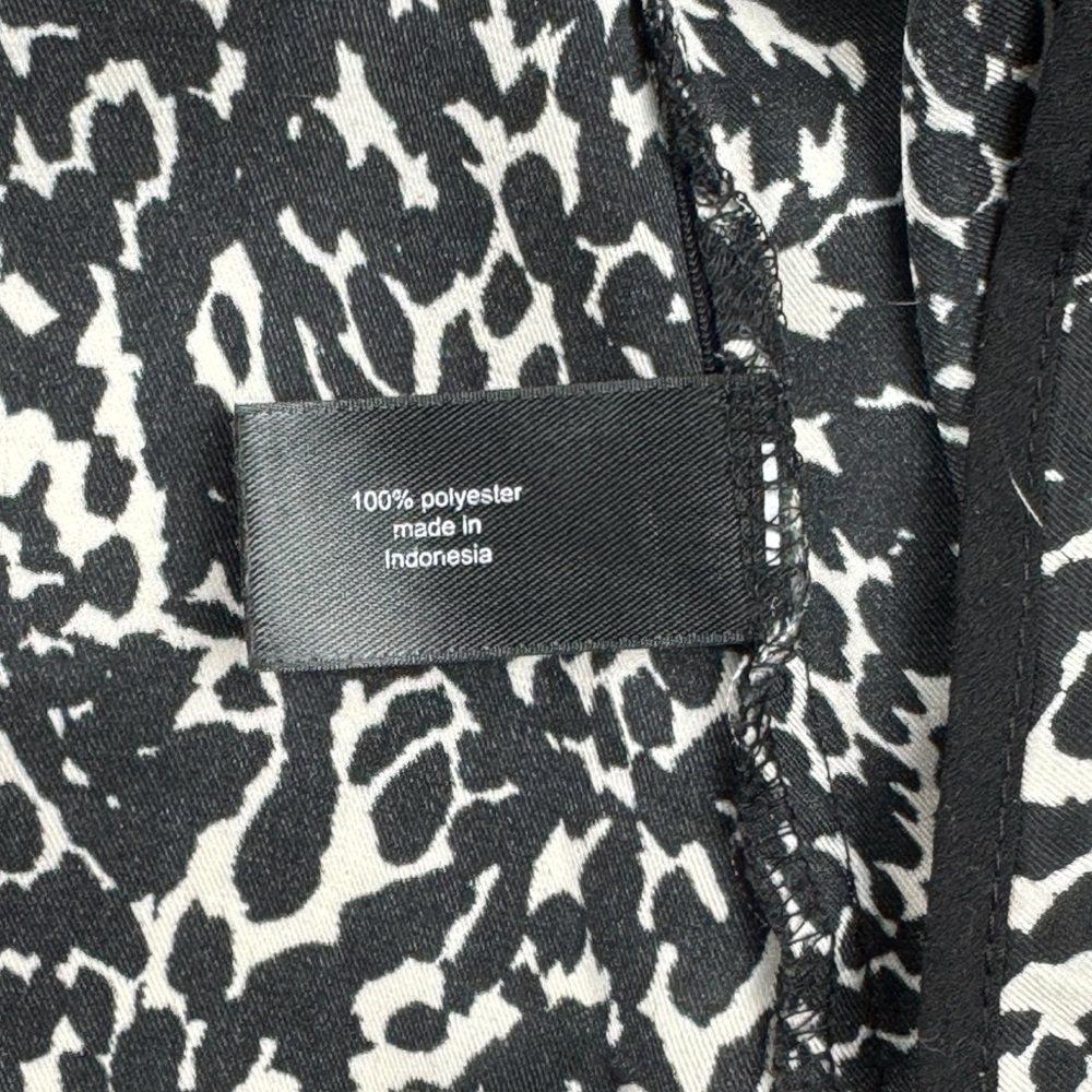 Lane Bryant Sleeveless Blouse Plus 22 Shirt Leopard Animal V-Neck High Low‎ B/W - Picture 13 of 15